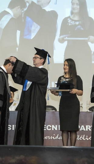 Acto Solemne de Inauguración del Año Académico 2019 - 2020 e Incorporación de nuevos doctores al Claustro UTPL Acto Solemne de Inauguración del Año Académico 2019 - 2020 e Incorporación de nuevos doctores al Claustro UTPL