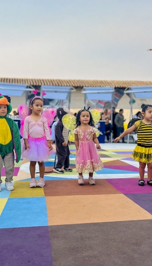 La UTPL participa en el Festival Internacional de Artes Vivas Loja con sus talentosos grupos de arte en la Plaza de la Cultura