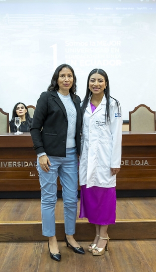Imposición de mandiles a estudiantes de Nutrición y Dietética