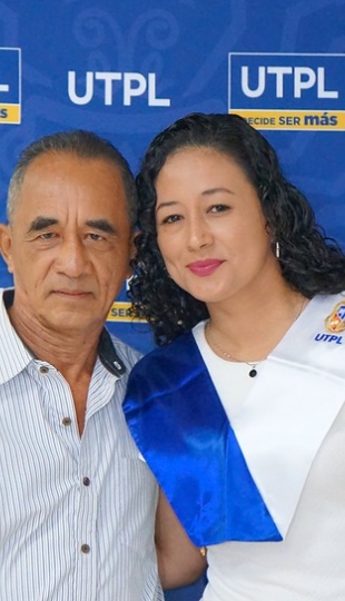 Nuevos profesionales de Galápagos recibieron su título Nuevos profesionales de Galápagos recibieron su título