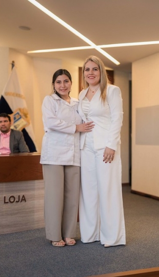 Imposición de mandiles a estudiantes de la carrera de Psicología Clínica Imposición de mandiles a estudiantes de la carrera de Psicología Clínica