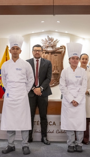 Investidura de estudiantes de primer ciclo de la carrera de Gastronomía UTPL Investidura de estudiantes de primer ciclo de la carrera de Gastronomía UTPL