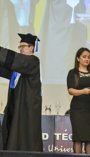 Acto Solemne de Inauguración del Año Académico 2019 - 2020 e Incorporación de nuevos doctores al Claustro UTPL Acto Solemne de Inauguración del Año Académico 2019 - 2020 e Incorporación de nuevos doctores al Claustro UTPL