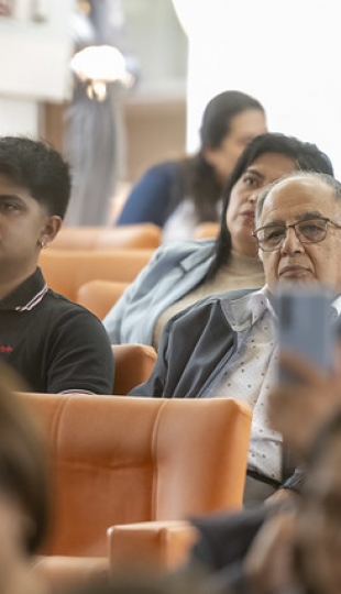 Conversatorio e inauguración de la exposición “Astrónomas” en UTPL