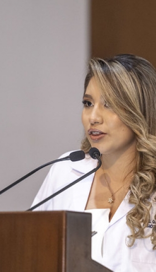 Imposición de mandiles a estudiantes de Fisioterapia