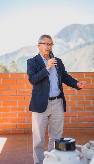 MAGAP entrega embriones bovinos y paquetes tecnológicos a UTPL MAGAP entrega embriones bovinos y paquetes tecnológicos a UTPL