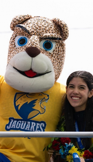 ¡Bienvenida Campeona! Fernanda Moncada, estudiante de la UTPL. ¡Bienvenida Campeona! Fernanda Moncada, estudiante de la UTPL.