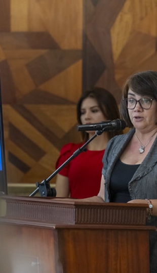 Conversatorio e inauguración de la exposición “Astrónomas” en UTPL