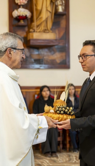 Imposición de mandiles a estudiantes de Fisioterapia