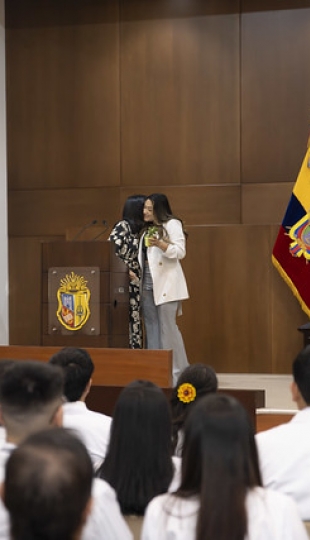 Imposición de Insignias – Carrera de Medicina