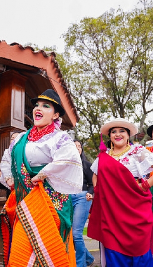Homenaje a los Yachaks en la Chakana. Inti Raymi de las universidades y diversidades 2025 Homenaje a los Yachaks en la Chakana. Inti Raymi de las universidades y diversidades 2025