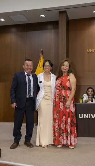 Imposición de Insignias – Carrera de Medicina