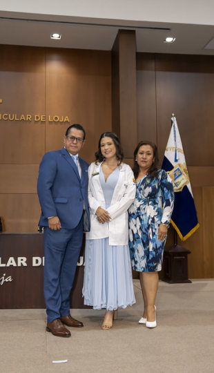 Imposición de Insignias – Carrera de Medicina Imposición de Insignias – Carrera de Medicina