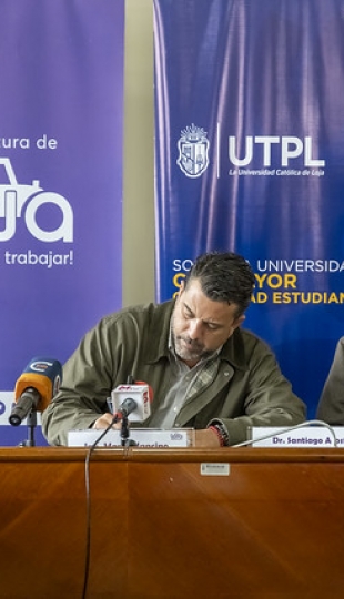 Firma de Convenio Específico de Cooperación Interinstitucional para adjudicación de becas y aplicación de descuentos entre el Gobierno Provincial de Loja y la Universidad Técnica Particular de Loja.