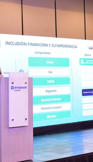 UTPL presente en el I Summit de Cooperativas de Ahorro y Crédito en Guayaquil UTPL presente en el I Summit de Cooperativas de Ahorro y Crédito en Guayaquil