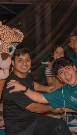 Noche Jaguar UTPL