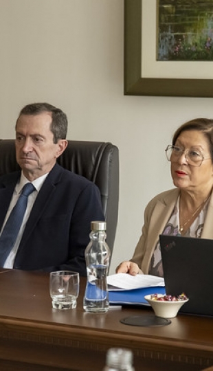 La UTPL junto a las Cátedras UNESCO, firma acuerdo de cooperación con la UNESCO Quito para el análisis de la encuesta nacional sobre racismo y discriminación en Ecuador. La UTPL junto a las Cátedras UNESCO, firma acuerdo de cooperación con la UNESCO Quito para el análisis de la encuesta nacional sobre racismo y discriminación en Ecuador.