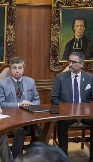 Posesión de nuevas autoridades académicas