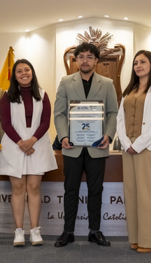 Imposición de mandiles | Carrera de Bioquímica y Farmacia