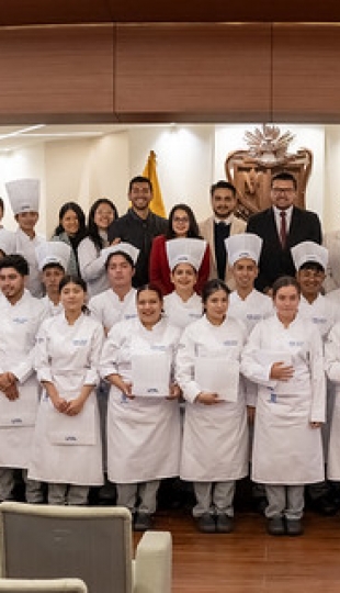 Investidura de estudiantes de primer ciclo de la carrera de Gastronomía UTPL Investidura de estudiantes de primer ciclo de la carrera de Gastronomía UTPL