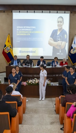 Pasarela “Enfermería a través del tiempo”