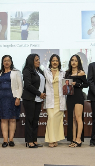 Ceremonia de imposición de mandiles a los estudiantes de 7mo ciclo de la carrera de Psicología Clínica