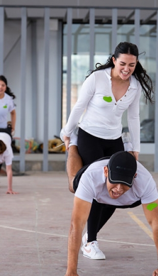 Desfile de Promociones y Ginkana – 25 Años de Medicina UTPL