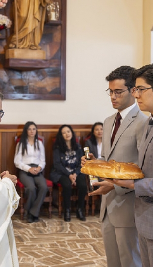 Imposición de Insignias – Carrera de Medicina