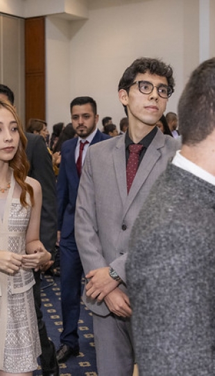 Imposición de mandiles a estudiantes de Fisioterapia