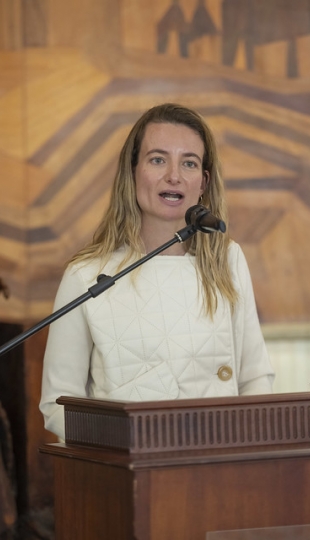 Conversatorio e inauguración de la exposición “Astrónomas” en UTPL