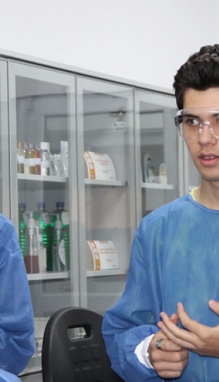 Talleres Académicos dirigidos a estudiantes de bachillerato de Loja Talleres Académicos dirigidos a estudiantes de bachillerato de Loja