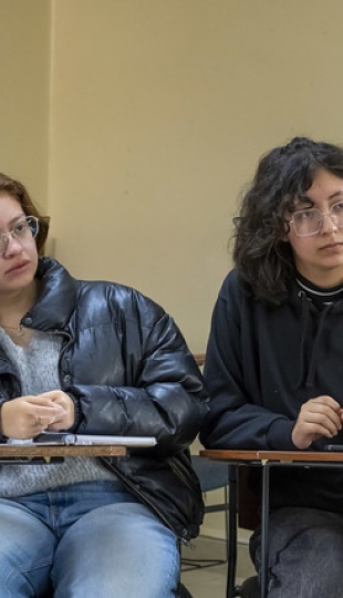 Aldea Global: La internacionalización de la práctica artística dictado por el docente Óscar Verde, de la Universidad Autónoma de México Aldea Global: La internacionalización de la práctica artística dictado por el docente Óscar Verde, de la Universidad Autónoma de México