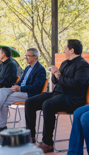 MAGAP entrega embriones bovinos y paquetes tecnológicos a UTPL MAGAP entrega embriones bovinos y paquetes tecnológicos a UTPL