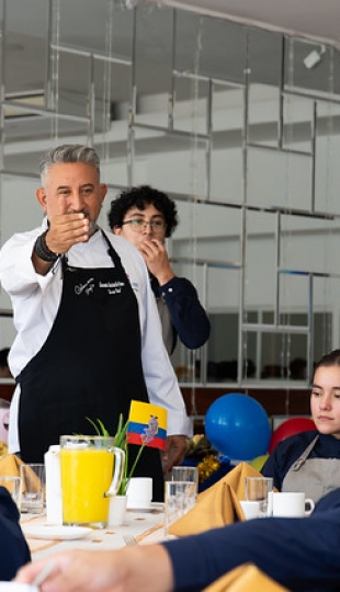 Aldea Global Gastronómica: Innovación en Equipos e Instalaciones de Restauración con el Mgtr. Fabián de Jesús Castañeda Orozco, de la Universidad ECCI – Colombia Aldea Global Gastronómica: Innovación en Equipos e Instalaciones de Restauración con el Mgtr. Fabián de Jesús Castañeda Orozco, de la Universidad ECCI – Colombia