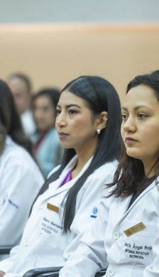 Imposición de mandiles a estudiantes de Nutrición y Dietética Imposición de mandiles a estudiantes de Nutrición y Dietética