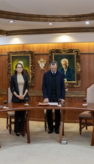 Posesión de nuevas autoridades institucional y académica