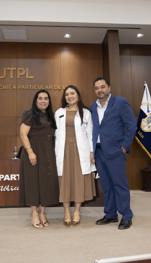 Imposición de Insignias – Carrera de Medicina