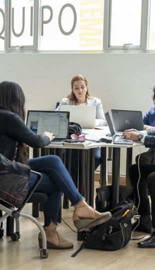 Curso de formación docente "Diseño y aplicación del Aprendizaje Basado en Proyectos en la docencia universitaria" Curso de formación docente "Diseño y aplicación del Aprendizaje Basado en Proyectos en la docencia universitaria"