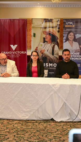Rueda de prensa socialización de resultados del perfil turista a la ciudad de Loja en 2025.
