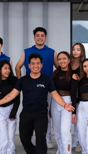 Desfile de Promociones y Ginkana – 25 Años de Medicina UTPL