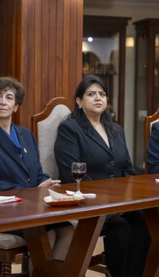 Firma de convenios específicos de cooperación interinstitucional entre la UTPL, la Federación Nacional de Corredores de Bienes Raíces y la Unidad Educativa Fiscomisional de Fuerzas Armadas “Colegio Militar n.º 5 Tcrn. Lauro Guerrero”. Firma de convenios específicos de cooperación interinstitucional entre la UTPL, la Federación Nacional de Corredores de Bienes Raíces y la Unidad Educativa Fiscomisional de Fuerzas Armadas “Colegio Militar n.º 5 Tcrn. Lauro Guerrero”.