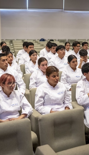 Investidura de estudiantes de primer ciclo de la carrera de Gastronomía UTPL Investidura de estudiantes de primer ciclo de la carrera de Gastronomía UTPL