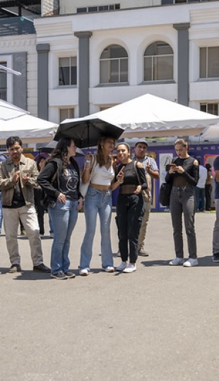 La UTPL participa en el Festival Internacional de Artes Vivas Loja con sus talentosos grupos de arte en la Plaza de la Cultura