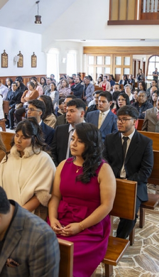 Imposición de mandiles a estudiantes de Fisioterapia