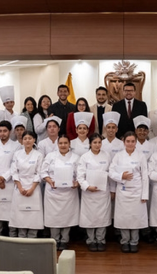 Investidura de estudiantes de primer ciclo de la carrera de Gastronomía UTPL