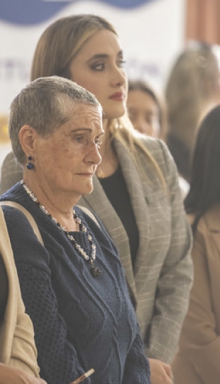 Conversatorio e inauguración de la exposición “Astrónomas” en UTPL