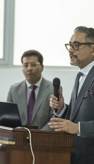 Presentación del libro "Seguridad, Paz y Desarrollo" de César Ulloa