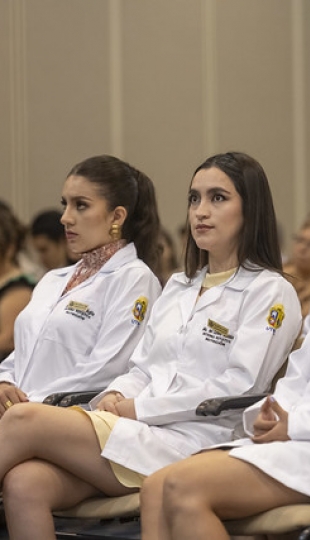 Imposición de mandiles a internos rotativos de la carrera de Nutrición y Dietética – Cohorte mayo 2025 / abril 2026