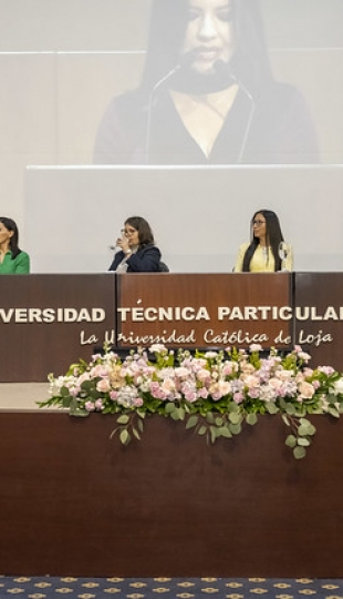 Imposición de mandiles a internos rotativos de la carrera de Nutrición y Dietética – Cohorte mayo 2025 / abril 2026 Imposición de mandiles a internos rotativos de la carrera de Nutrición y Dietética – Cohorte mayo 2025 / abril 2026