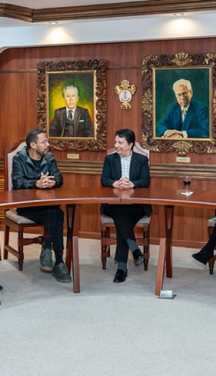 UTPL y Bienal de Cuenca firman convenio para impulsar el Congreso de las Nuevas Pedagogías del Arte Contemporáneo UTPL y Bienal de Cuenca firman convenio para impulsar el Congreso de las Nuevas Pedagogías del Arte Contemporáneo